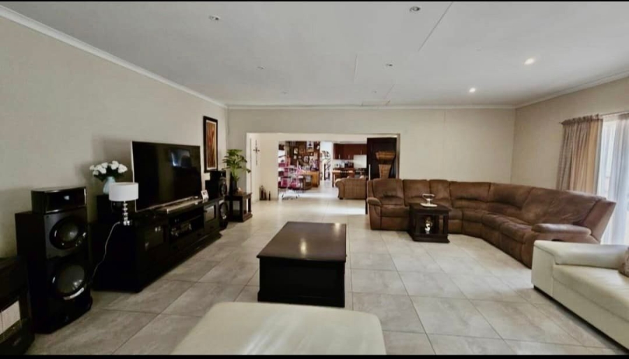 5 Bedroom Property for Sale in Cashan North West